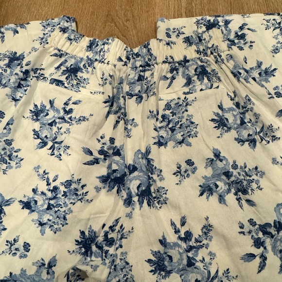Floral Print Wide-Leg Pants - Picture 5 of 6